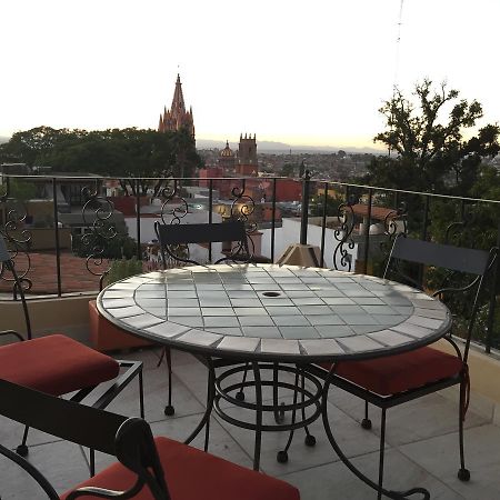 Casa Del Tio Hotel Boutique San Miguel de Allende Bagian luar foto View from the rooftop of the hotel