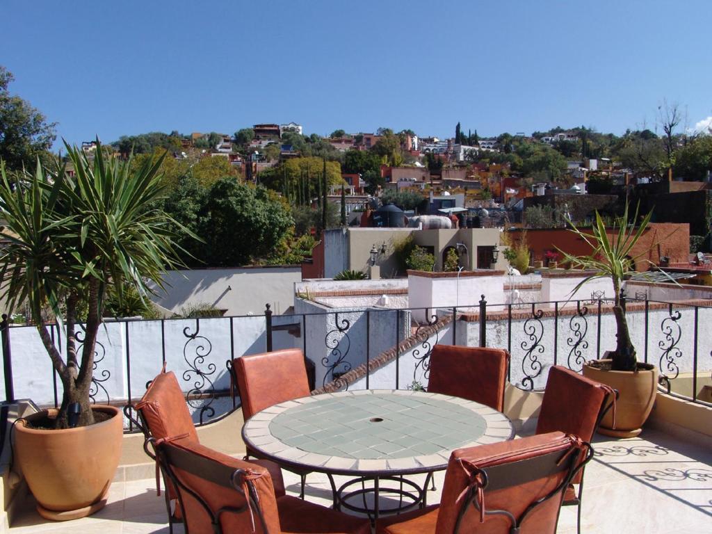 Casa Del Tio Hotel Boutique San Miguel de Allende Bagian luar foto Rooftop in Santa Fe